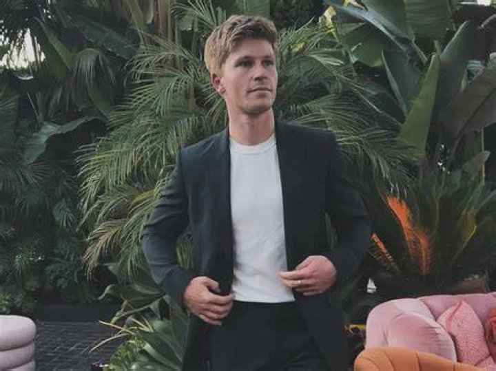 Is Robert Clarence Irwin Gay? Age, Height, Net Worth